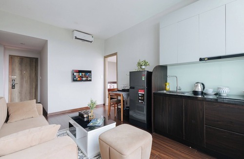 Van Mieu Hotel | Ivy Luxury Hotel & Apartment