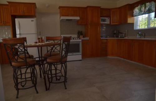 Douglas Apartment | Ixoras Beach Apartments