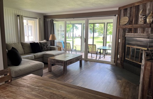 Onamia House | Izatys 327: Freshly Remodeled, Peaceful End Unit, Three Bedrooms and Lake Viewn