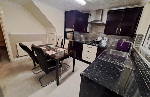 Thamesmead House | J&A Stay