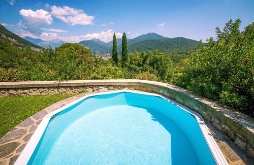 Caslino d'Erba Villa | J&J House Como Bellagio Holiday home with pool in the Larian triangle