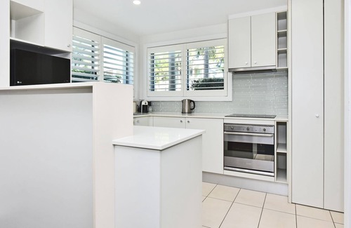 Salamander Bay Apartment | J's Resort Pacific Blue Swim Up-Unit A