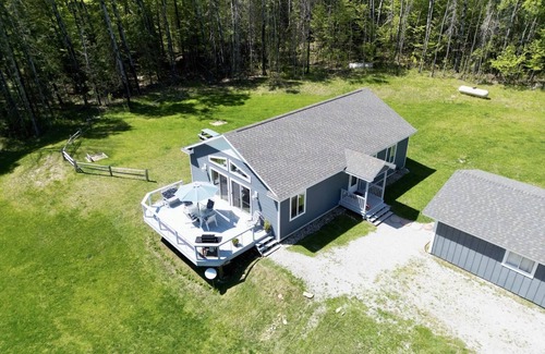 Drummond House | Ja-Jen Island Escape on Drummond Island