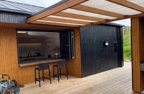 Hou House | "Jaane" - from the sea by Interhome