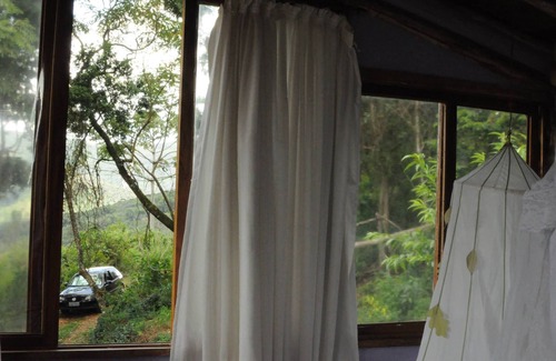 Aiuruoca House | Jacarandá Corner -House in the Matutu Valley