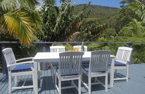 Stanwell Park House | Jacaranda House where beach meets rainforest