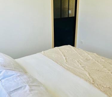 Livry-Gargan Apartment | Jaccuzzi F2 Prés du canal