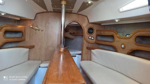 Ryn Boat Rental | Jacht motorowy Calipso 750