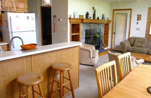 Thornton House | Jack O' Lantern Resort Condo