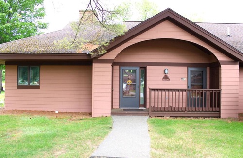 Thornton House | Jack O' Lantern Resort Condo