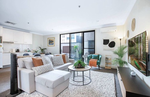 Camperdown Apartment | Jack's Central City Cozy Pad