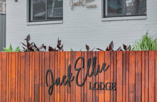 Eden Cottage | JackEllie Lodge - Pet Friendly and fenced