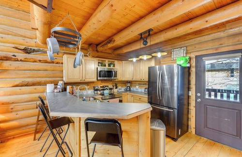 Jackson Condo | Jackson Condo w/Fireplace < Half Mi to Snow King!