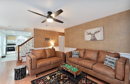 Covington House | Jackson River Estate Cozy Cottage on the River