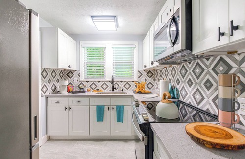 Jacksonville Apartment | Jacksonville Apartment w/Private Patio Near NAS!