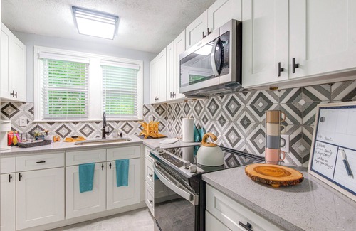 Jacksonville Apartment | Jacksonville Apartment w/Private Patio Near NAS!