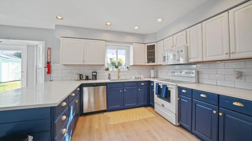 Jacksonville Beach House | Jacksonville Beach Home - Walk to Beach, Bars & Restaurants - Pet Friendly