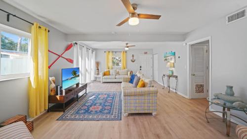 Jacksonville Beach House | Jacksonville Beach Home - Walk to Beach, Bars & Restaurants - Pet Friendly
