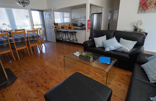 Vincentia House | Jacs Joint by Experience Jervis Bay