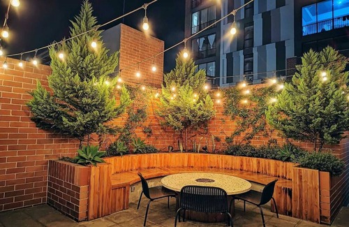 Zona 10 Apartment | Jacuzzi Getaway, in the Heart of Zone 4