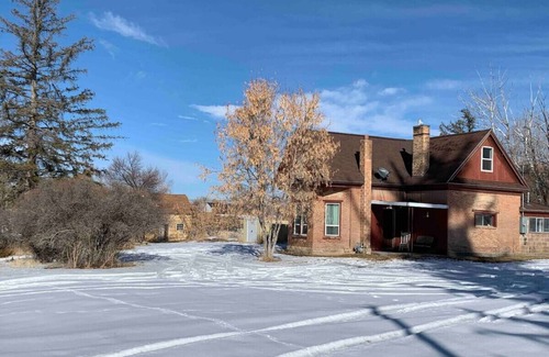 Spring City House | Jailer's Cottage * Entire Home * Sleeps 10