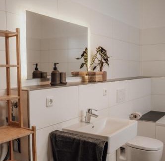 Heidingsfeld Apartment | JAMA - Modern&Bright, Terrasse, Freies Parken, WLAN, Große Gruppen #1