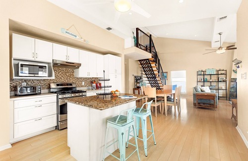 Jamaica Beach House | Jamaica Beach: Oasis, boat lift, kayaks, and more!