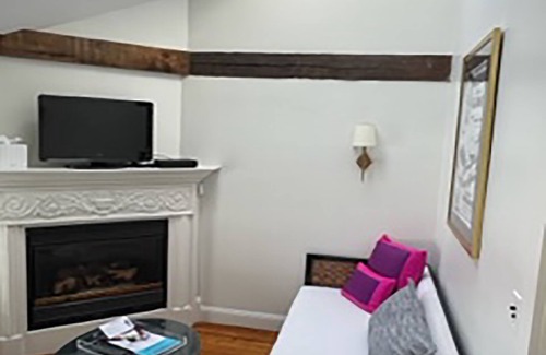 Old Saybrook Center Bed & Breakfast | James Pharmacy Bed & Breakfast