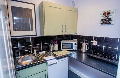 Dowlais Apartment | James' Place Dowlais Self Catering Studio 7 Idris