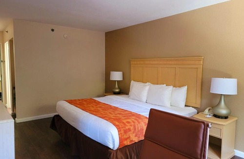 Dock Junction Hotel | Jameson Inn of the golden isles- Brunswick