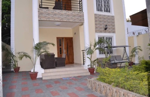 Serrekunda Villa | Janha’s Senegambia Villa Holiday Rental Two With Free Wi-Fi LocationKerre Serign