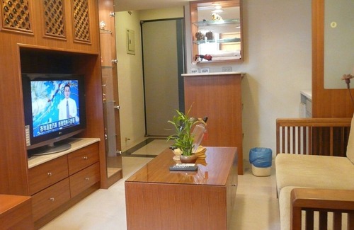 Sinsing District Apartment | Japanese Style Duplex near Kaohsiung Railway Station