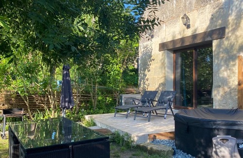 Les Roches-l'Eveque House | Jardin d'Ebène SPA SAUNA on the banks of the river Loir