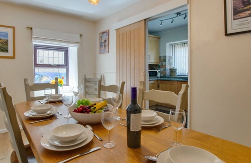 Tideswell House | Jaret House - Four Bedroom House, Sleeps 8