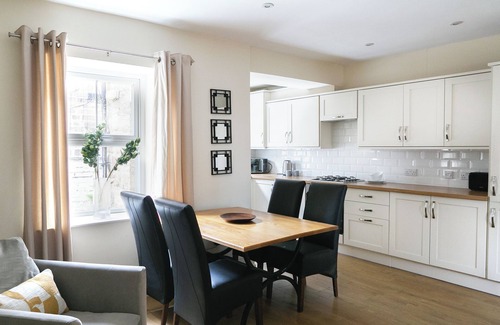 Skipton Cottage | Jasmine Cottage, Skipton - deluxe 2 bedroom terrace