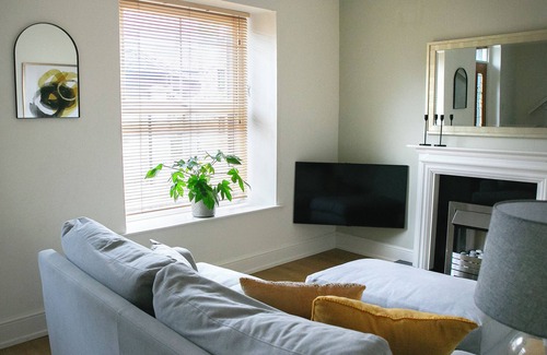 Skipton Cottage | Jasmine Cottage, Skipton - deluxe 2 bedroom terrace