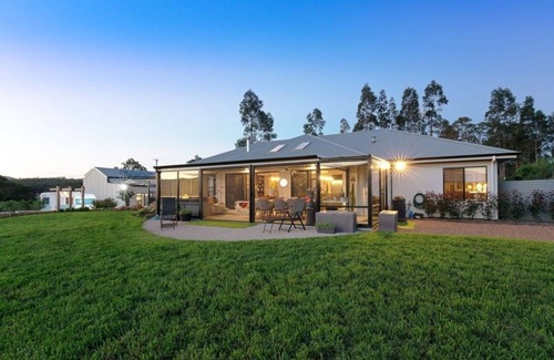 Greta Main House | Jasmine Lodge - Idyllic home with pool, mountain views and fire pit.