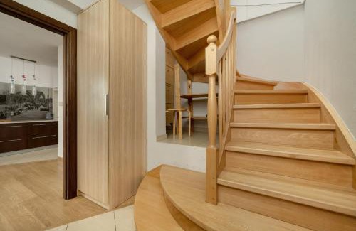 Mokronos Gorny Apartment | Jasny Dwupoziomowy Apartament we Wrocławiu by Noclegi Renters