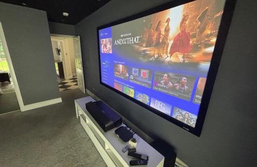 Allostock House | Jaw Dropping House with Private Indoor Pool, Hot Tub & Cinema