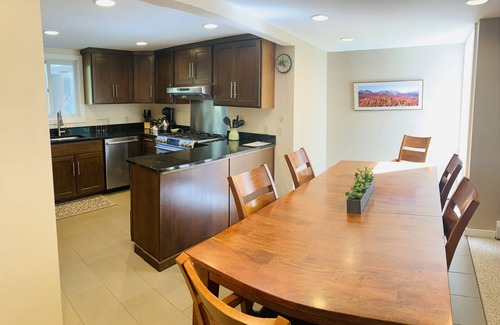North Troy House | Jay Peak 3 Bedroom Trailside Condo directly on the mountain. Walk to water park