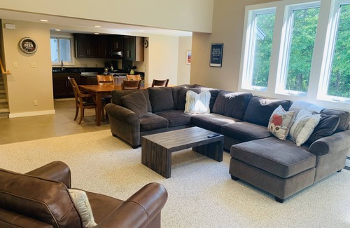 North Troy House | Jay Peak 3 Bedroom Trailside Condo directly on the mountain. Walk to water park