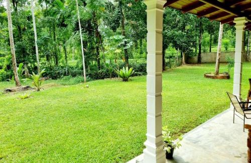 Padukka Hotel | JAYANDRA HOLIDAY BUNGALOW