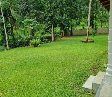 Padukka Hotel | JAYANDRA HOLIDAY BUNGALOW