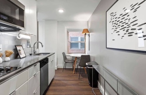 Hanover Place Apartment | Jazz Age Studio Historic KC, Extended Stay, Gym