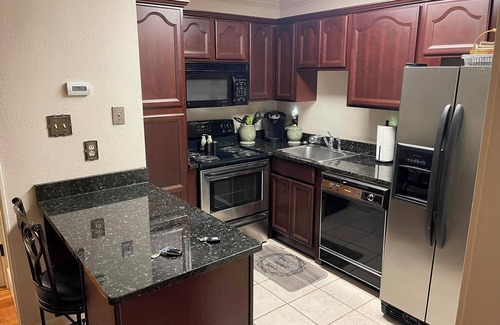 Bucktown Condo | JAZZ FEST-NAWLINS READY! BEAUTIFUL, SECURE, GREAT LOCATION! GREAT AMENITIES!