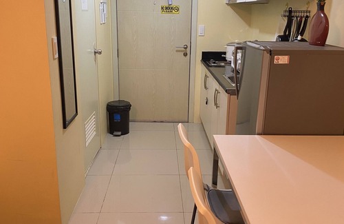 Makati Central Business District Condo | Jazz Tower A/Cozy Room for 2 Adults/ Best for Short stays