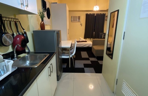 Makati Central Business District Condo | Jazz Tower A/Cozy Room for 2 Adults/ Best for Short stays