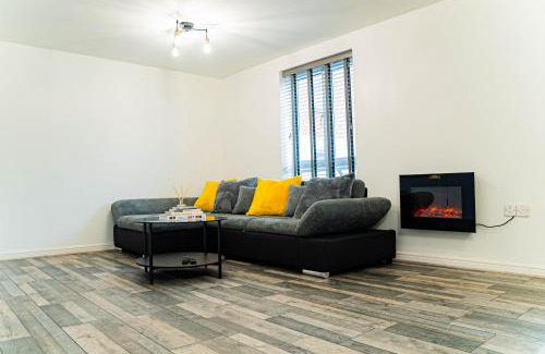 Abbey Wood Apartment | JB Apartments, Fully Equiped Ground Floor Apartment