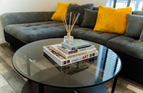 Abbey Wood Apartment | JB Apartments, Fully Equiped Ground Floor Apartment