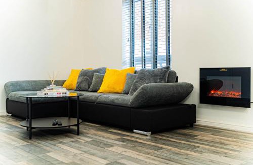 Abbey Wood Apartment | JB Apartments, Fully Equiped Ground Floor Apartment